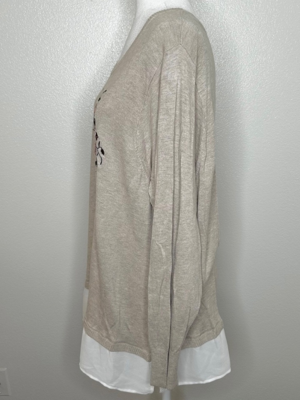 Avenue Womens Beige Floral Embroidery Round Neck Sweater Plus Size 26/28 - Picture 5 of 10